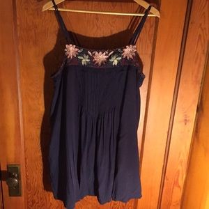 Super cute long American Eagle top!